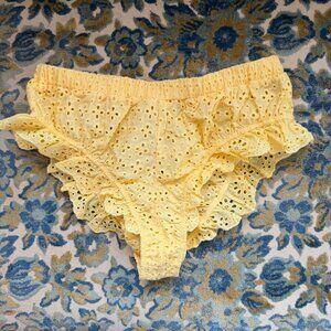 NWT Out From Under 100% Cotton Spring Yellow Floral Eyelet Lounge Shorties S
